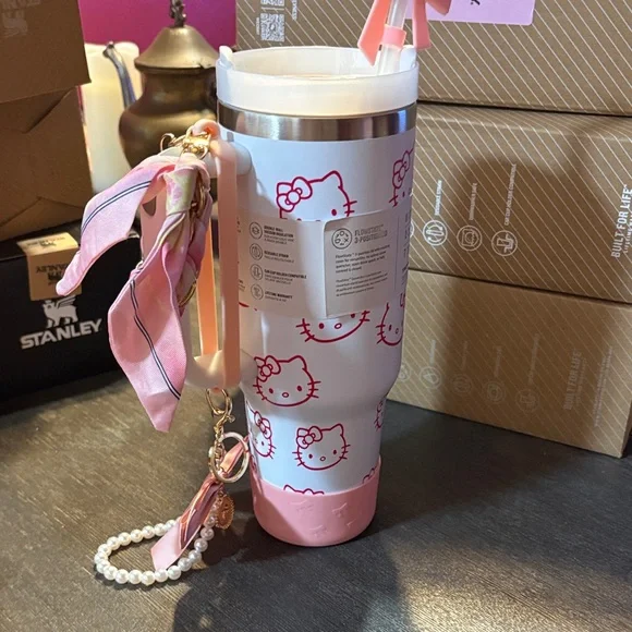 🩷Stanley White & Pink Hello Kitty Quencher Tumbler with Charm🩷 - Picture 7 of 10